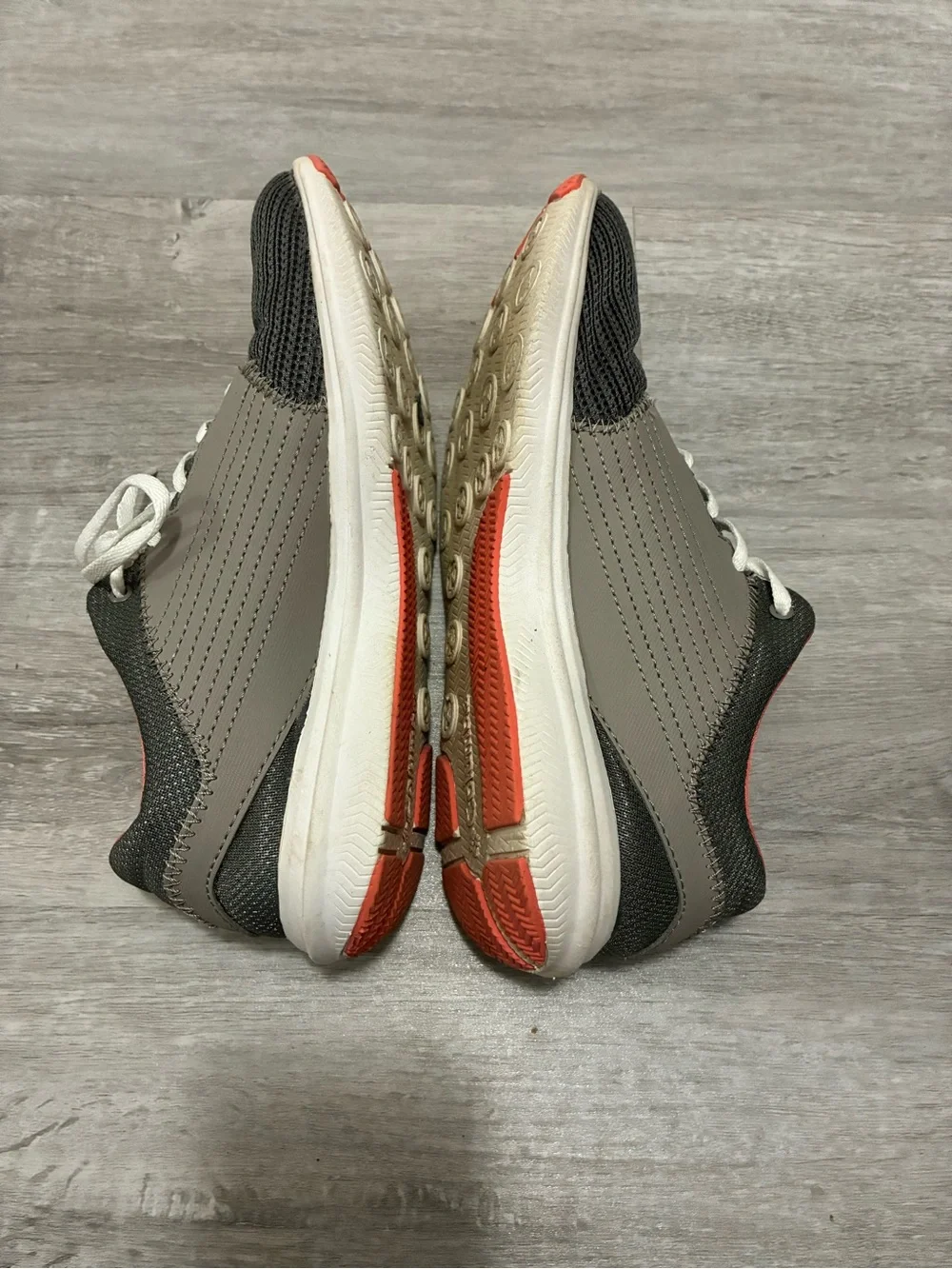 Columbia Gray, Black & Coral Women's Lightweight Sneakers Size 7